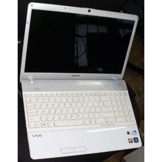 Ноутбук Sony Vaio VPCEB3E1R (Intel Pentium P6100 (2x2.0Ghz) /4096Mb DDR3 /320Gb /Radeon HD5470 /15.5" TFT 1366x768) - Орехово-Зуево